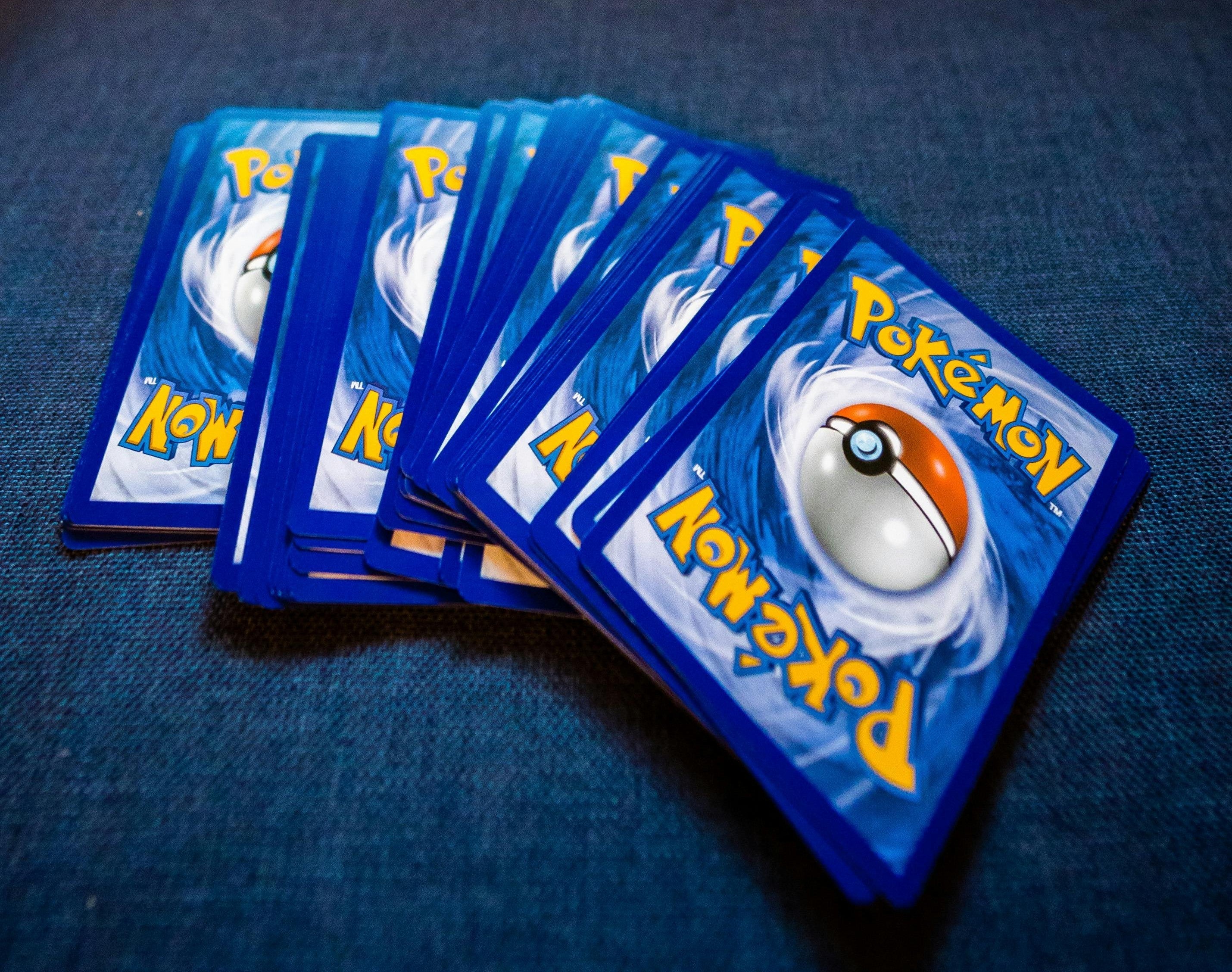 Pokémon Karty Které Koupit Před Vánoce 2025